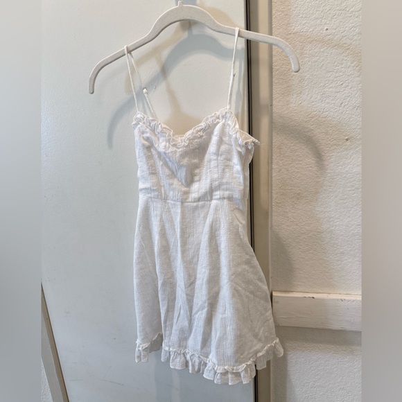 Princess Polly Dresses & Skirts - Princess Polly white mini dress size 2